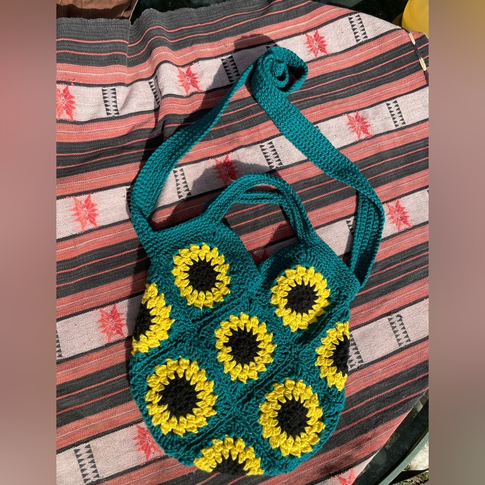 Crochet tote